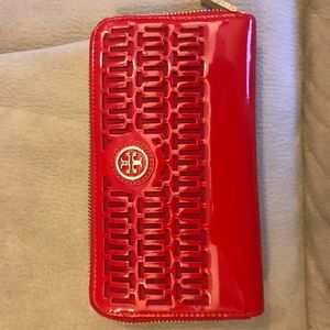 🎒SOLD🎒 Tory Burch Ladylike Continental wallet